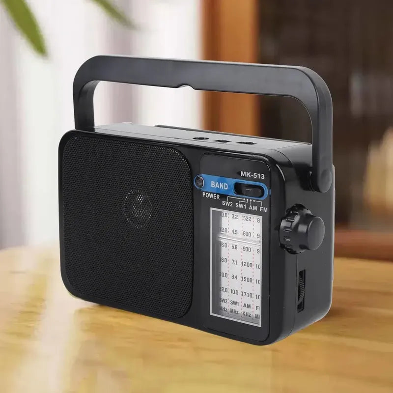 Radio Fm/am Con Linterna Incluida Recargable Y A Pila Negro