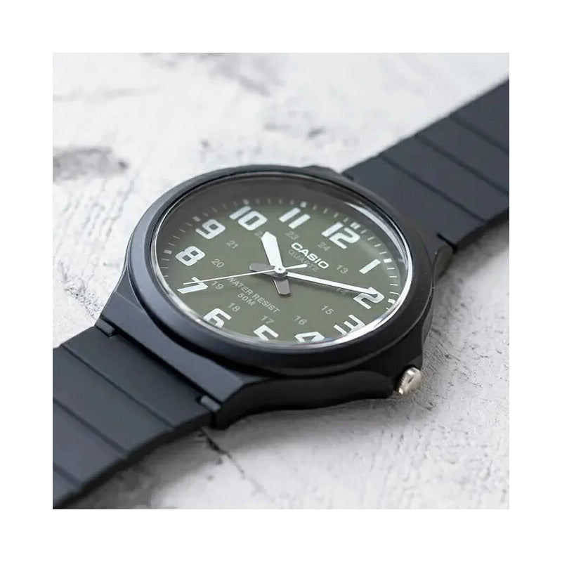 Reloj Casio Analógico Para Hombre Mw-240-3bv Negro Verde Oscuro