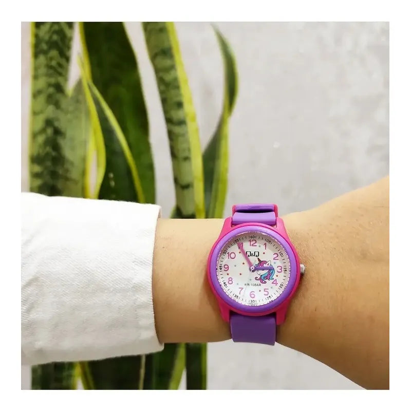Reloj Q&q Niña Unicornio Números Y Manecillas Morado Rosa Blanco