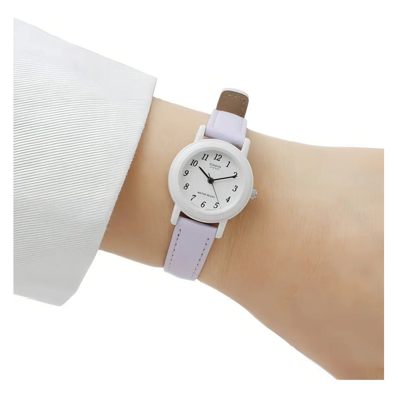 Reloj Analógico Casio Para Mujer Con Correa Fucsia Y Bisel Blanco