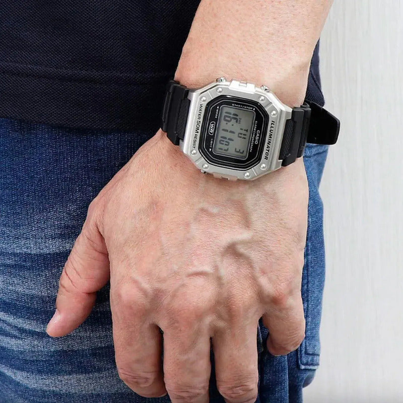 Reloj Casio W-218hm-7a Resina Hombre Plateado Negro
