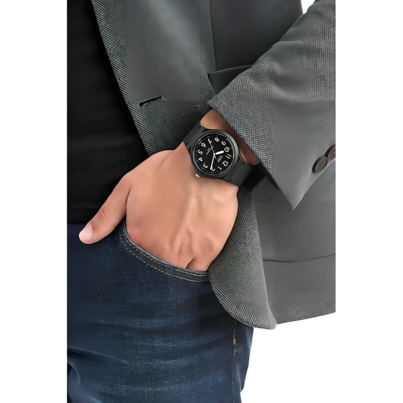 Reloj Casio Analógico Para Hombre Mw-240-1b Con Correa Negra Negro
