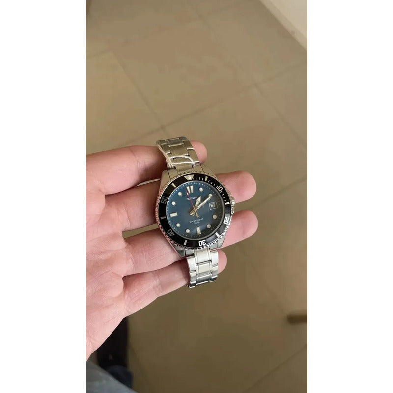 Reloj Casio Para Hombre Con Correa Plateada Y Fondo Azul Plateado