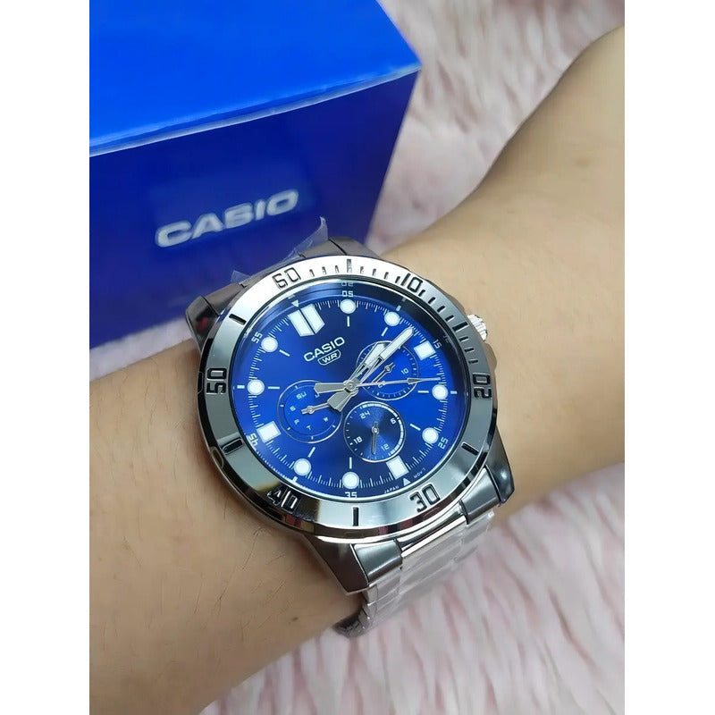 Reloj Casio Mtp-vd300d De Hombre, Con Cronógrafo Y Fondo Azul Plateado