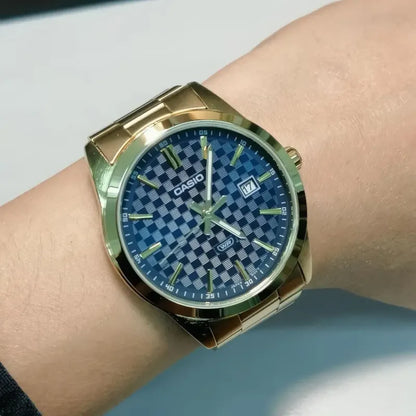Reloj Casio Mtp-vd03g-2audf Hombre Con Fondo Azul Y Correa De Acero Dorado