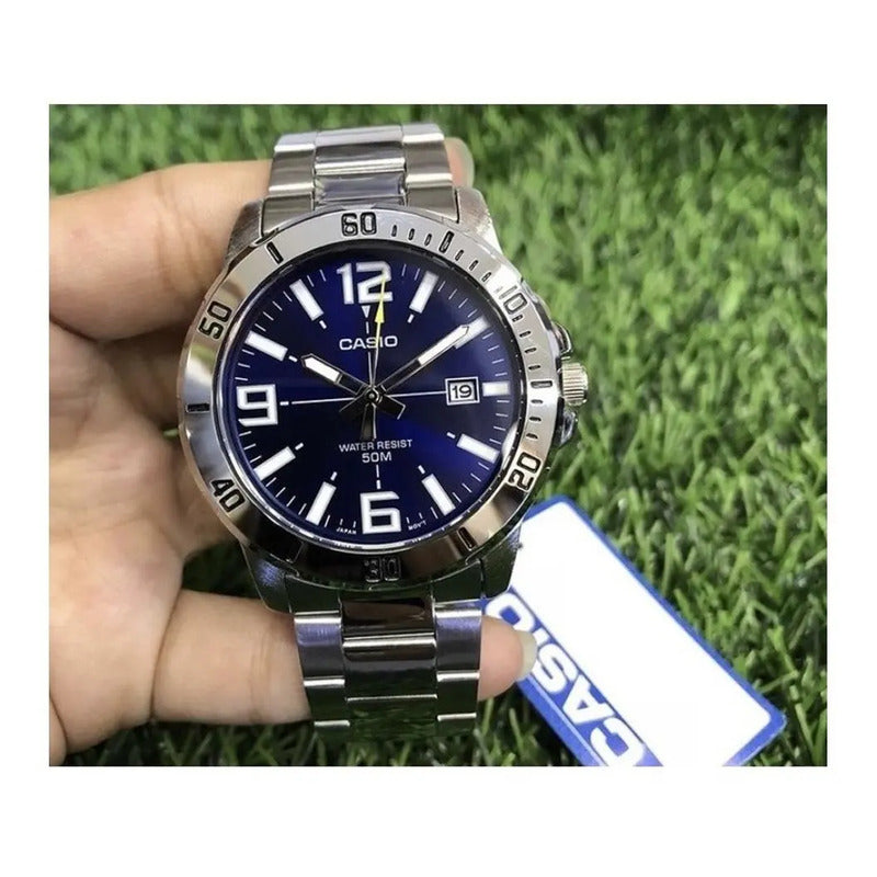 Reloj Casio Mtpvd01 2b Hombre Acero Fechador Correa Plateado Bisel Plateado Fondo Azul Marino Mtp-vd01d-2b