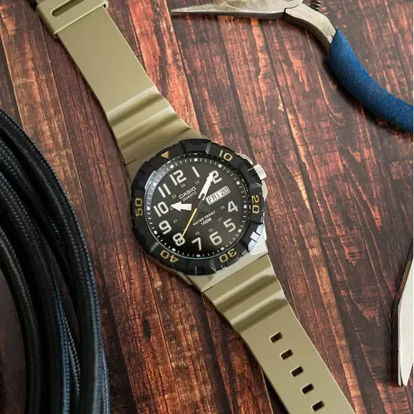 Reloj Casio Para Hombre Analógico Mrw-210h-5av De Resina Sumergible 100m Desert Negro