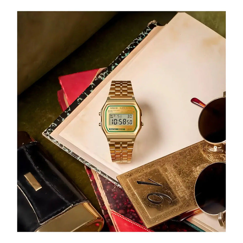 Reloj Casio A158wegv-9a Retro Vintage Classic Digital Dorado Fondo Gris