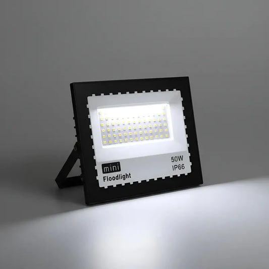 Foco Reflector Led Floodlight 50w Luz Fría Negro Blanco Frío