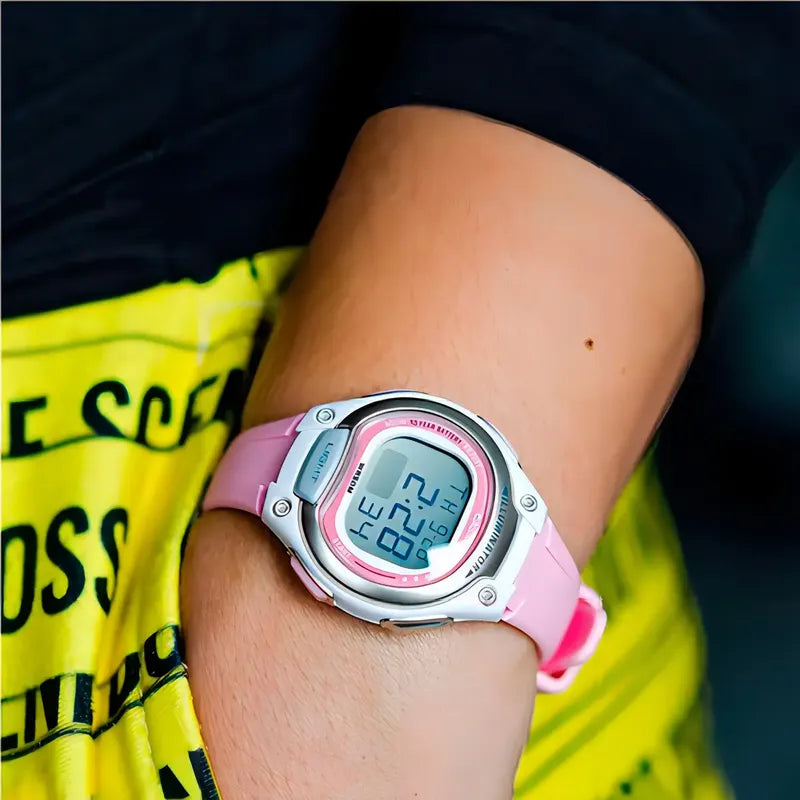 Reloj Mujer Casio Lw-203-4a Rosado Digital / Correa Rosa Bisel Blanco Fondo Rosa Plata Relojes De Muñeca