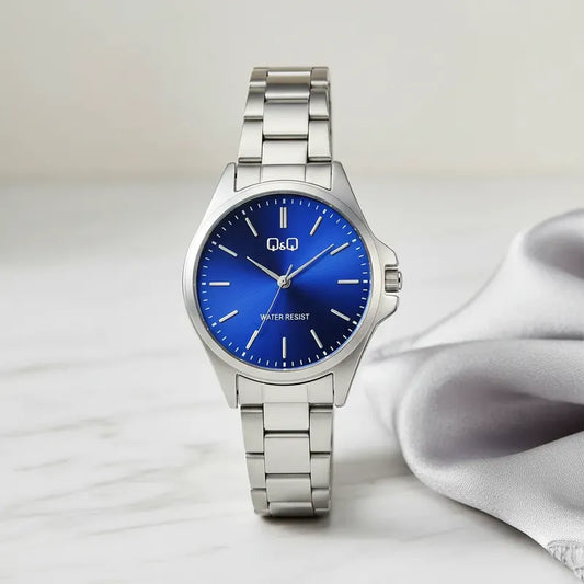 Reloj Qyq Metalico Mujer Fondo Azul C37a-004py Plateado Azul
