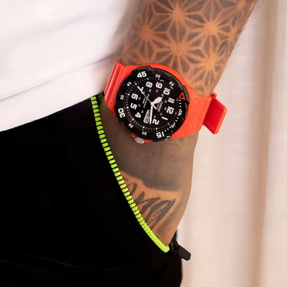 Reloj Hombre Casio Mrw-200hc-4b Análogo Retro / Correa Rojo Bisel Negro Fondo Negro