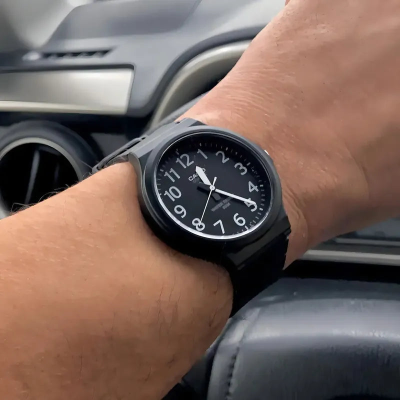 Reloj Casio Analógico Para Hombre Mw-240-1b Con Correa Negra Negro