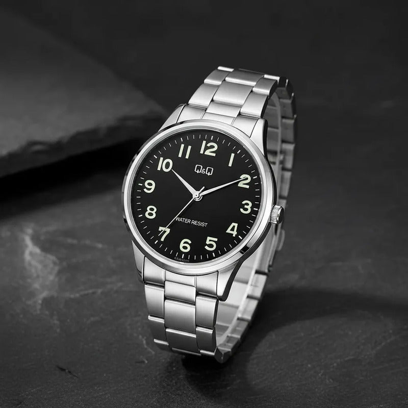 Reloj Hombre Qyq Metalico Fondo Negro C10a-001py Plateado Negro