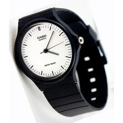 Reloj Casio Mq-24-7e Analógico De Resina Con Malla Negra Negro Blanco