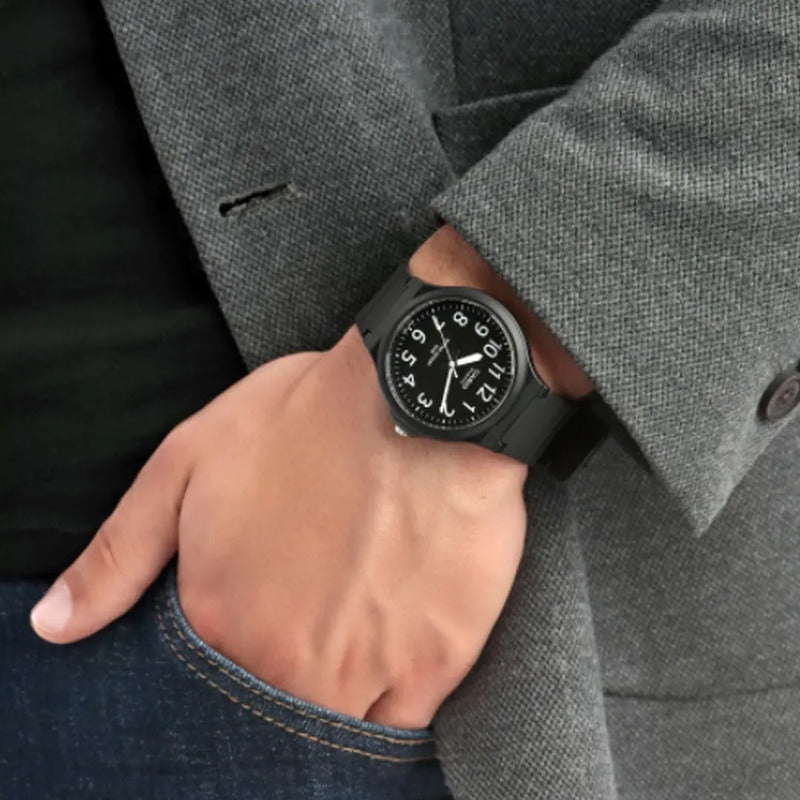 Reloj Casio Analógico Para Hombre Mw-240-1b Con Correa Negra Negro