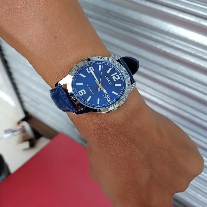 Reloj Pulsera Casio Mtp-v004l-2b Con Correa De Cuero Color Azul - Bisel Plata