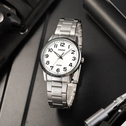 Reloj Casio Mtp-1303d De Cuarzo Para Hombre Con Correa De Acero Inoxidable Plateada Plateado Blanco