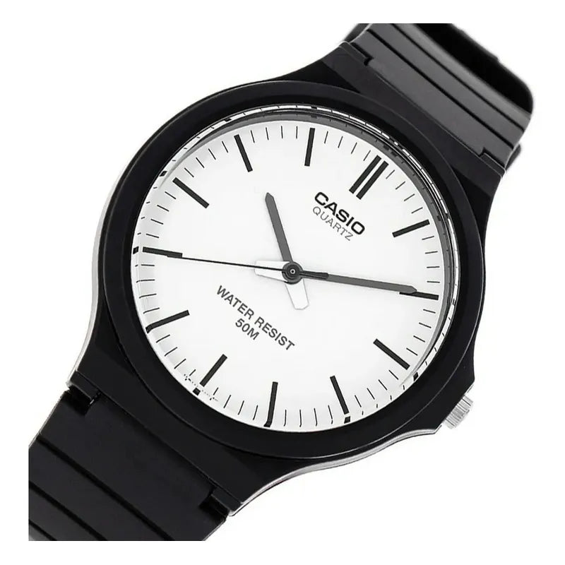 Reloj Pulsera Casio Mw-240-7ev Con Correa De Resina Color Negro - Fondo Blanco