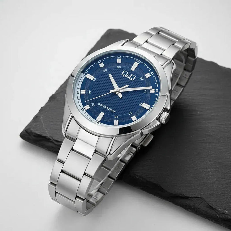 Reloj Q&q Moda Modelo: C04a-041py Gris Plateado Azul Oscuro