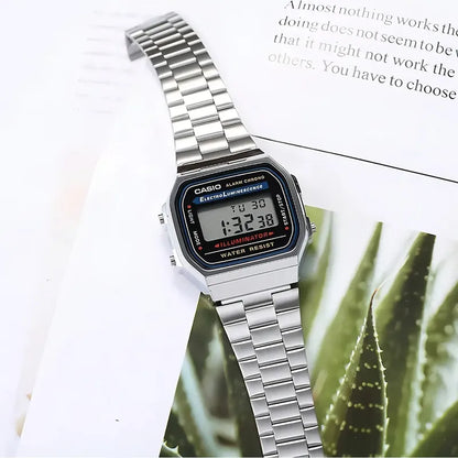 Reloj Pulsera Digital Casio A168wa-1 Con Correa De Acero Inoxidable Color Plateado - Fondo Gris/negro/azul