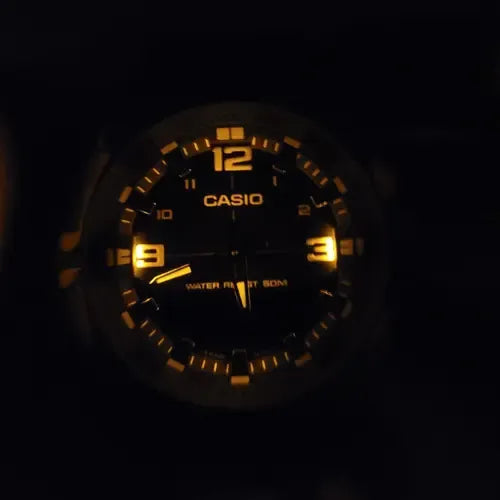 Reloj Casio Hombre Amw-870-1av Con Correa Negra Y Bisel Plateado Negro