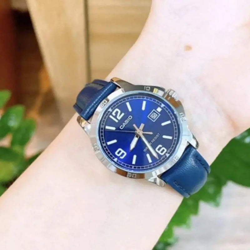 Reloj Pulsera Casio Mtp-v004l-2b Con Correa De Cuero Color Azul - Bisel Plata
