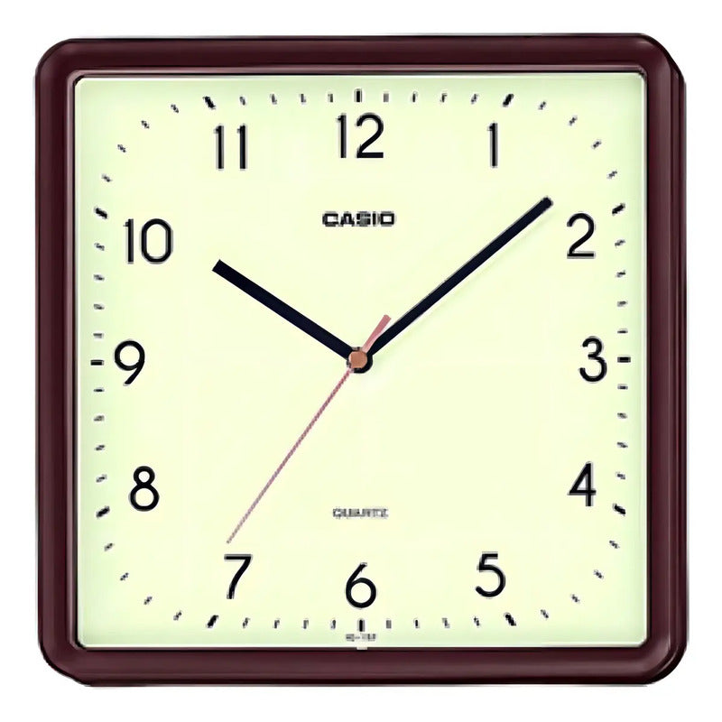 Reloj Mural Casio Iq-152-5df Cuadrado Café Fondo Beige Estructura Marrón