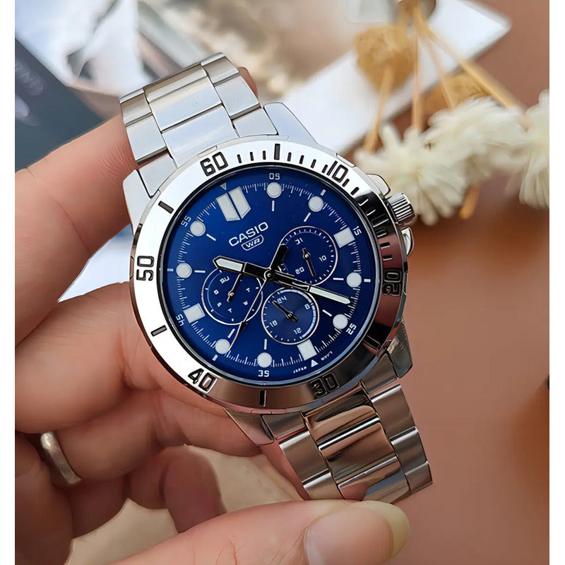 Reloj Casio Mtp-vd300d De Hombre, Con Cronógrafo Y Fondo Azul Plateado